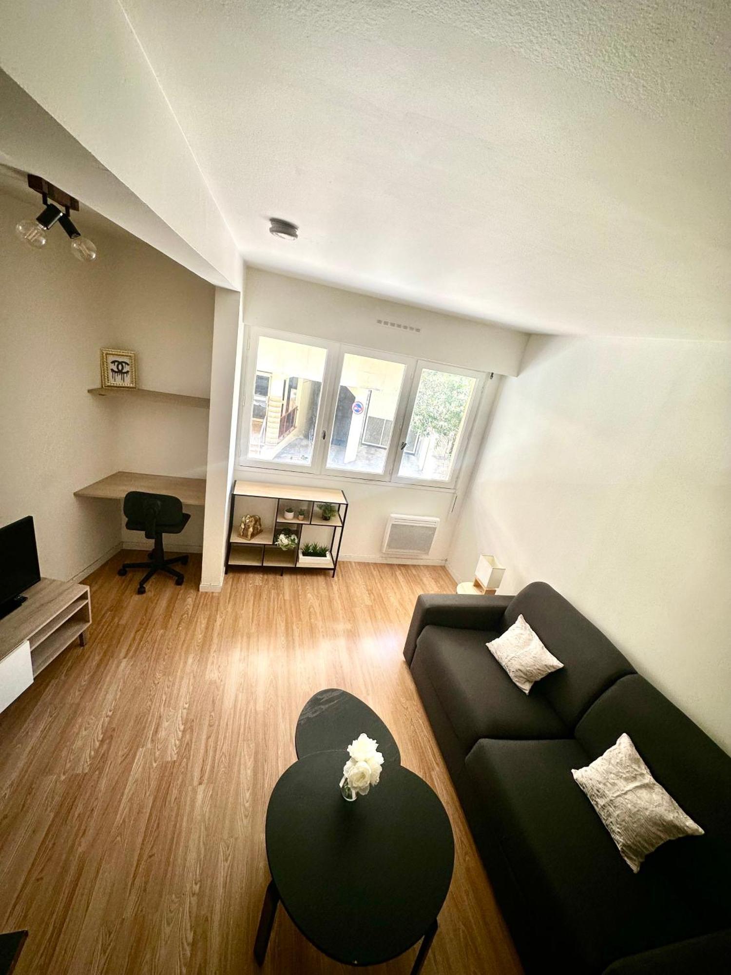 Magnifique Studio Lumineux Et Confortable Au Coeur Du Centre-Ville De Тулон Екстериор снимка